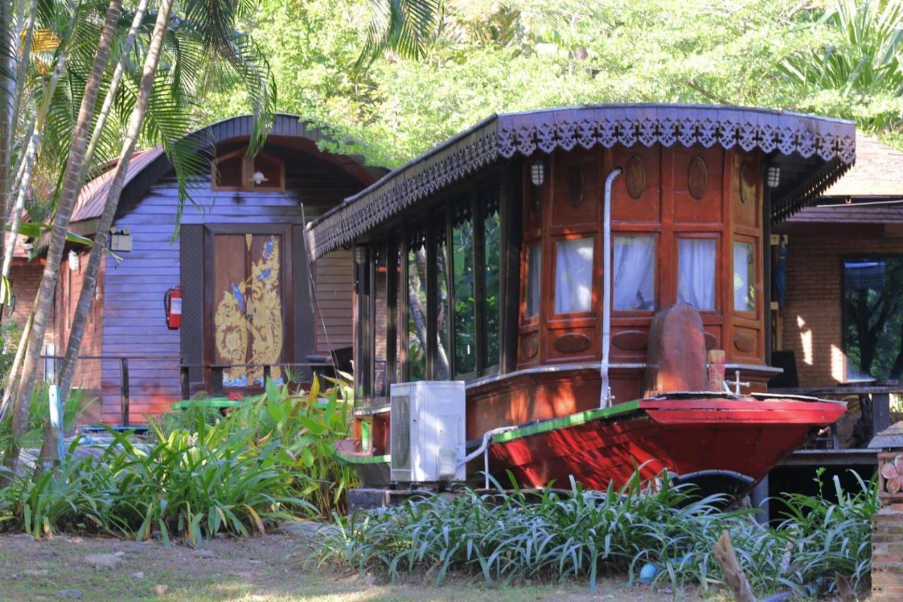 Kaengkrachan Boathouse Paradise 3*