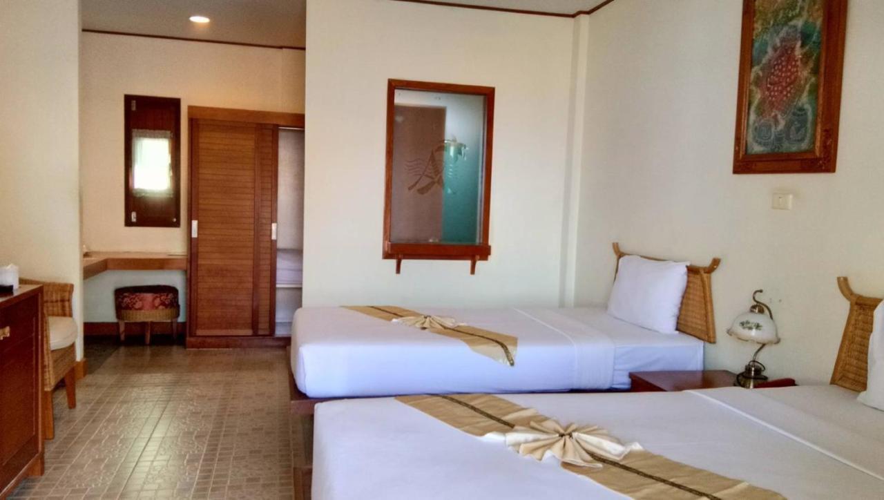 Golden Pine Resort Pran Buri
