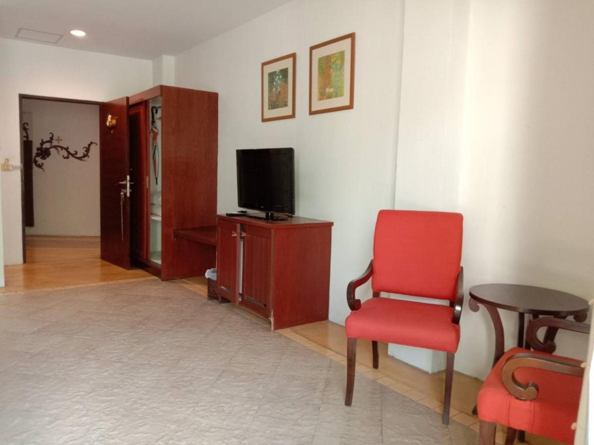 Golden Pine Resort