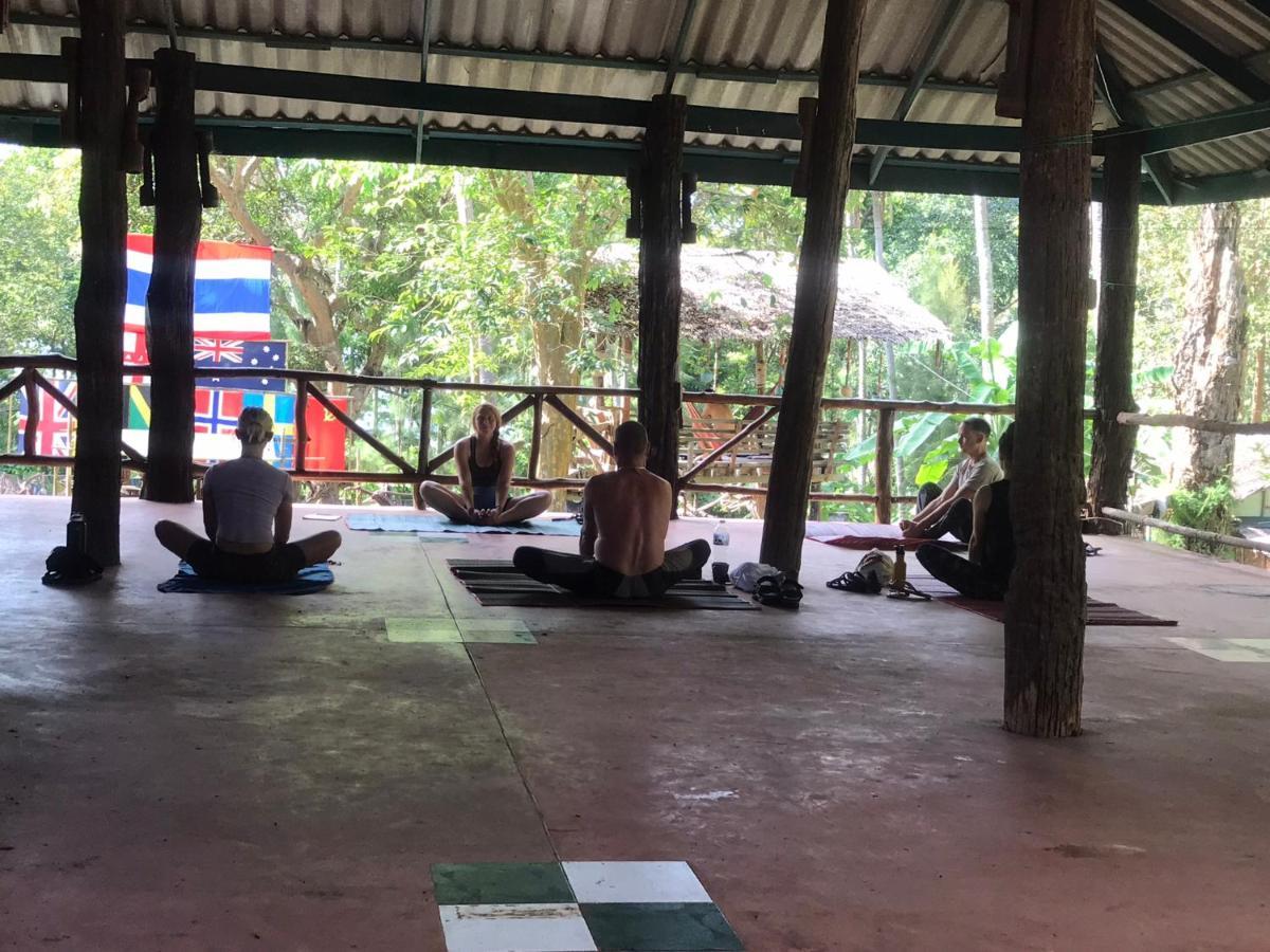 Hostel Chill Out Bar And Tonsai Beach