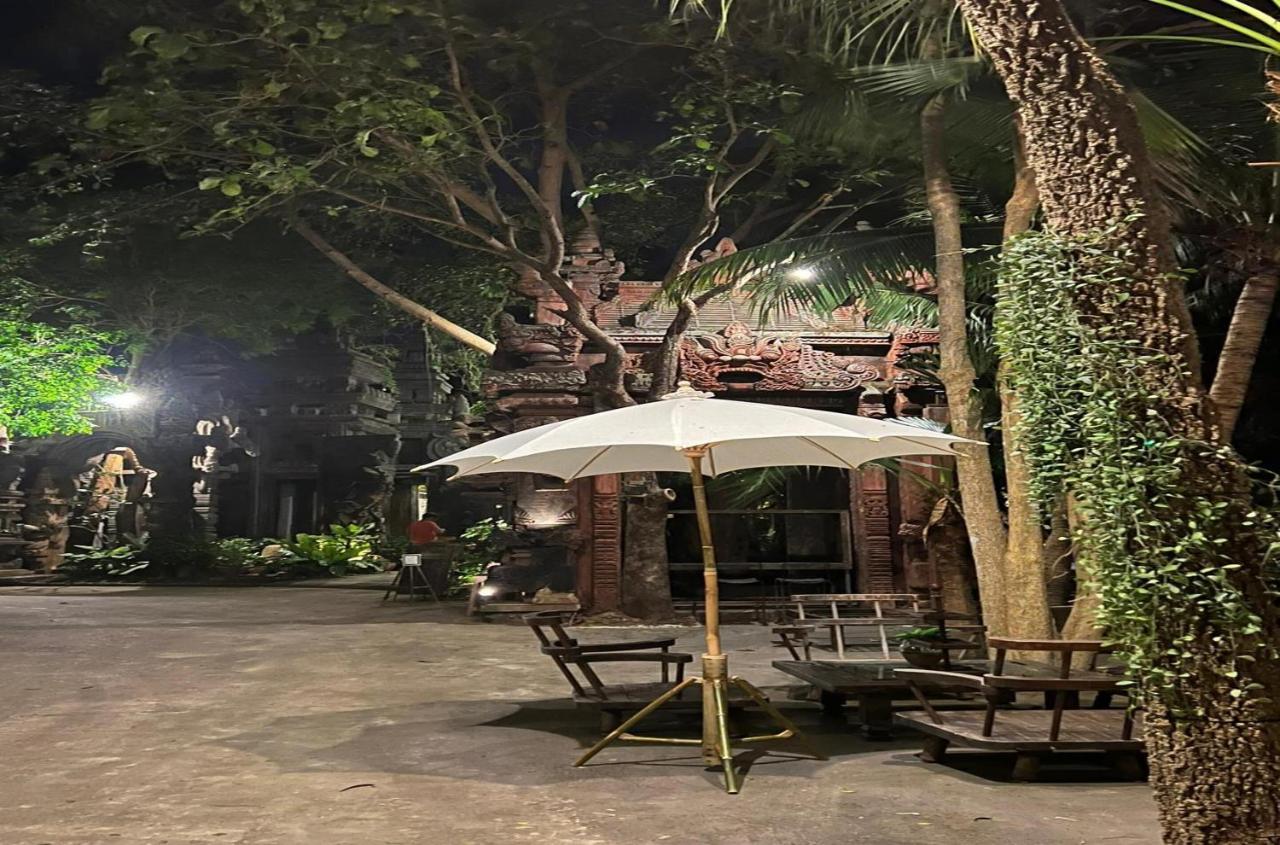 Khgema Nuanjun Pool Gallery