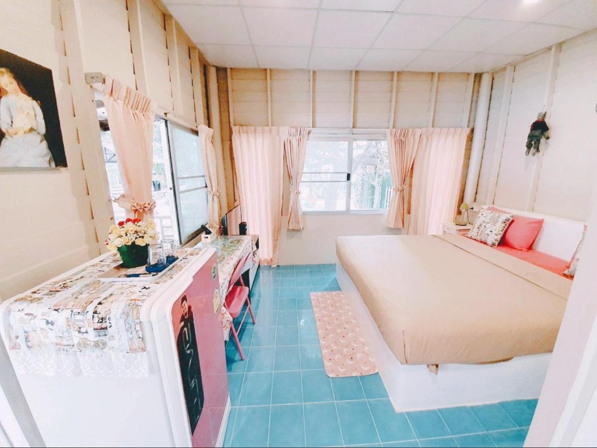 Tahjeen Riverhome 3* Ban Doem Bang