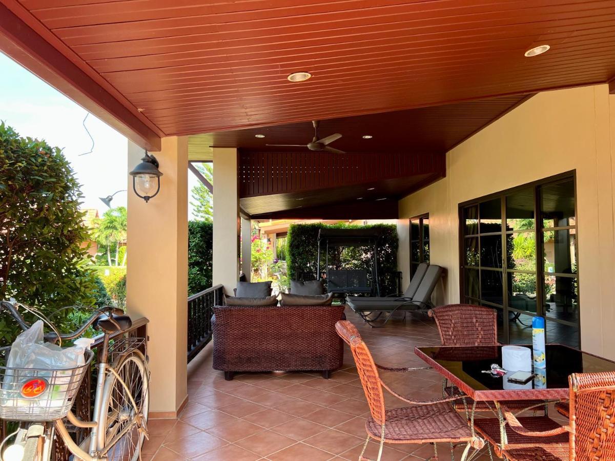 Holiday home Sea Breeze House