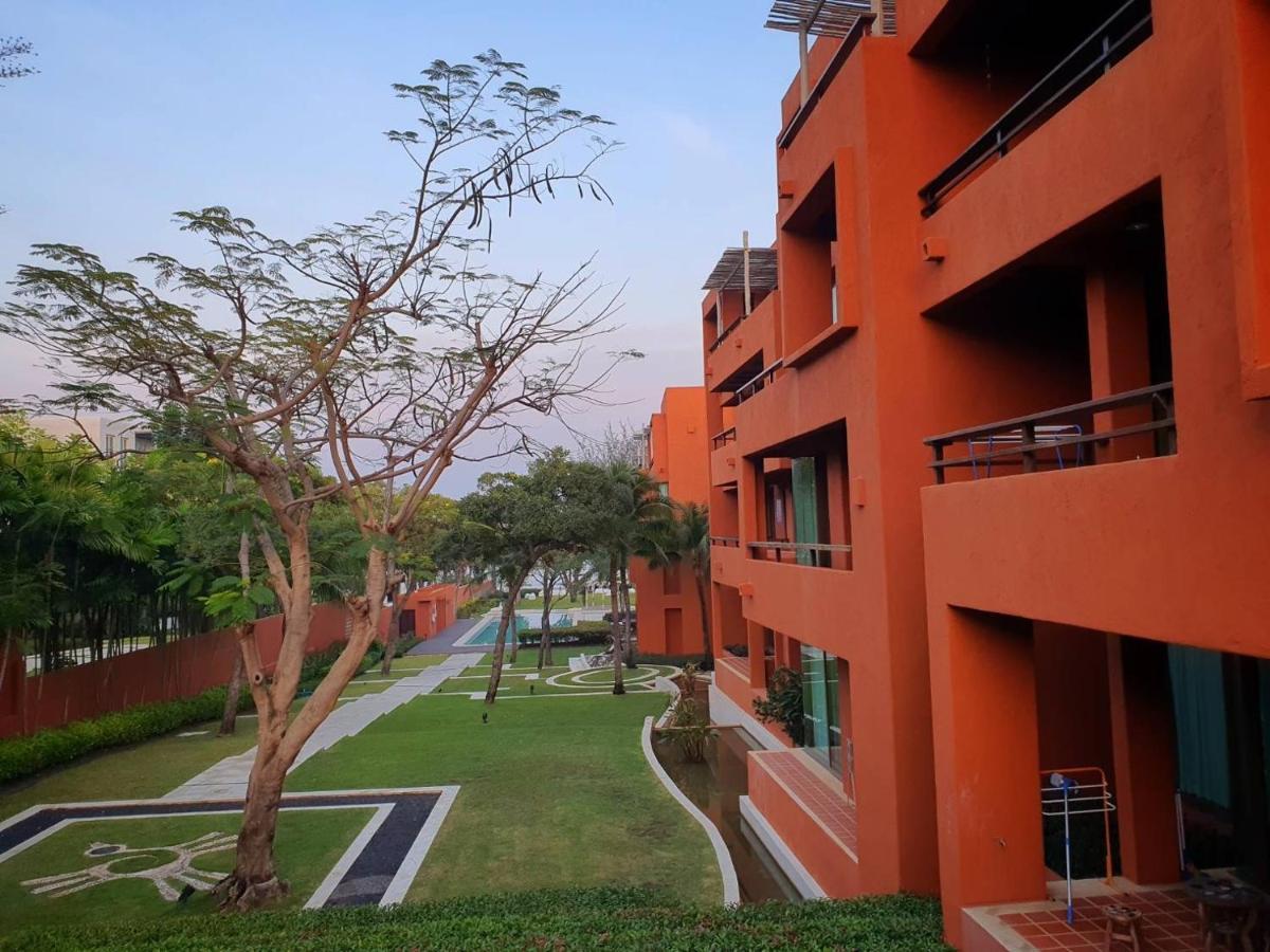 Las Tortugas, Cozy Condominium On Beach, Hua Hin Khao Tao