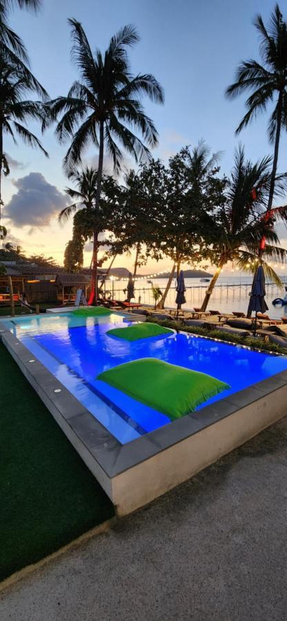 Hotel Samui Pier Front & 3*