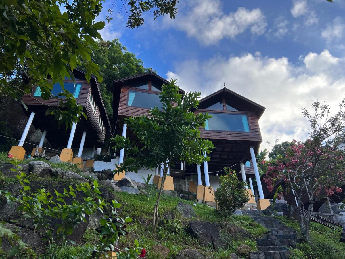 Hotel Kawarin Secret Hut And