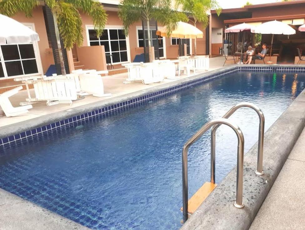 Resort 4 Palms Bang Sare