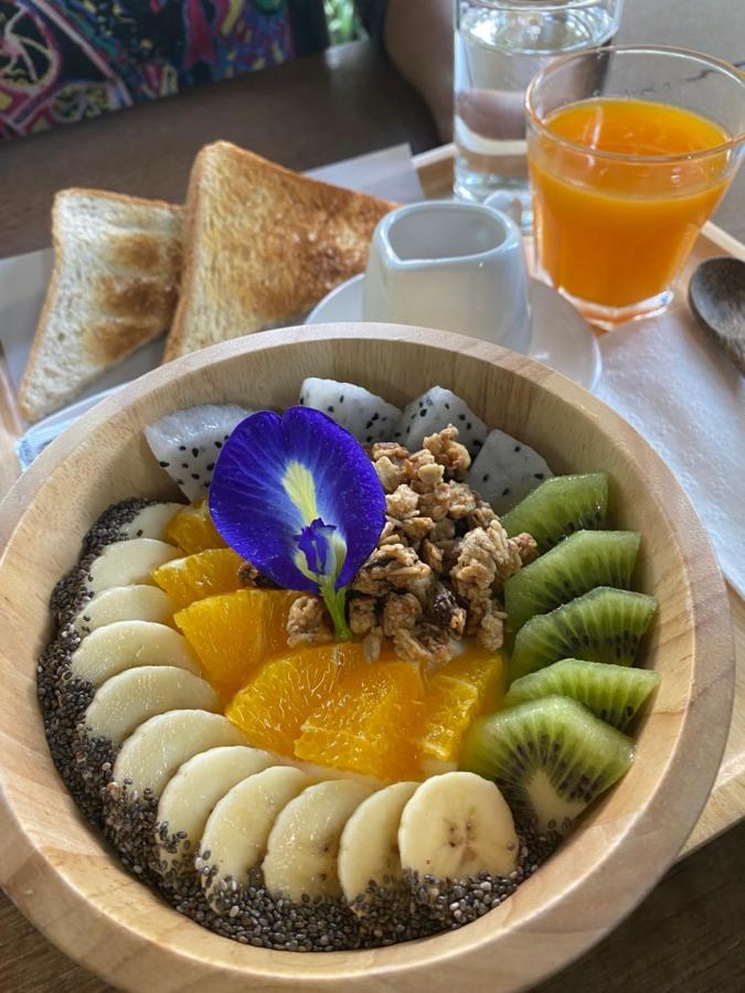 บ้านชมเขา - Baan Chom Khao Pakchong