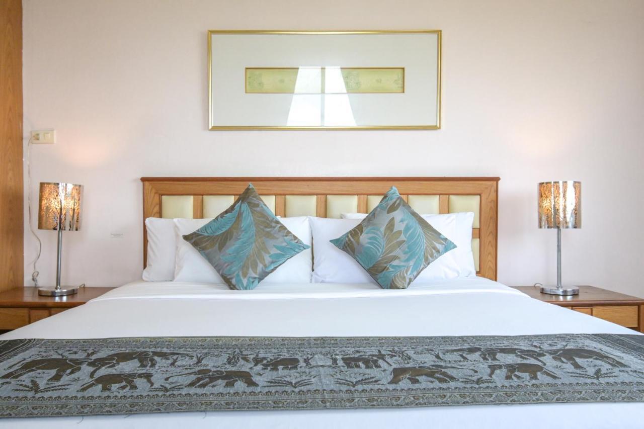 Rattana Park Hotel