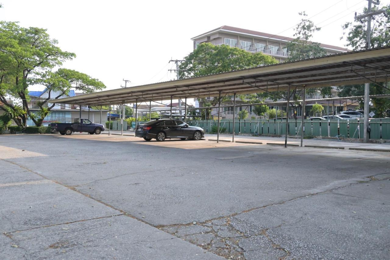 Rattana Park Hotel
