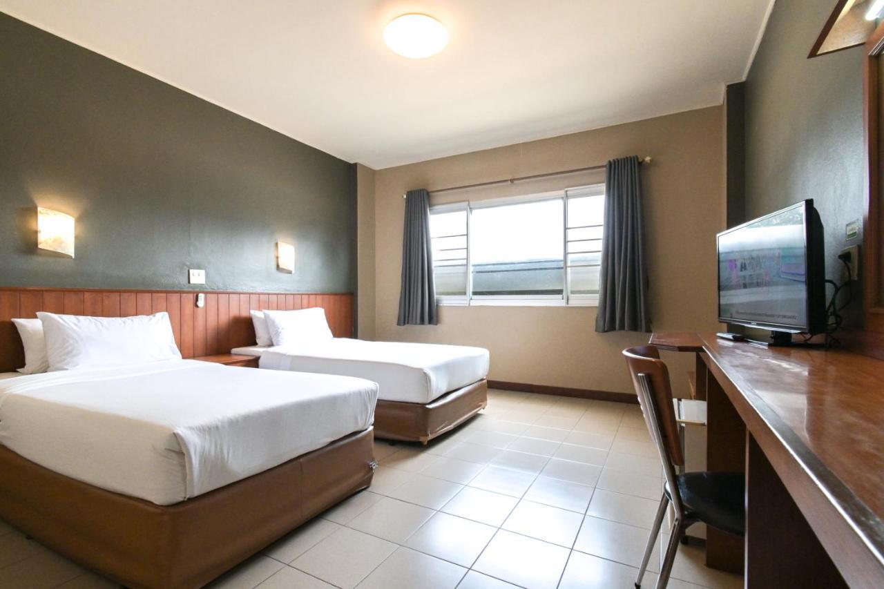 Hotel Rattana Park