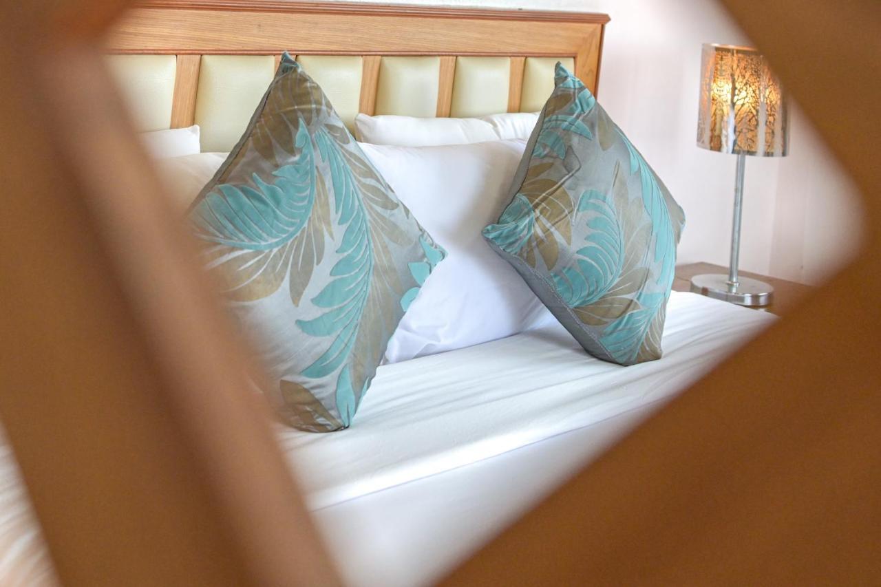 Hotel Rattana Park