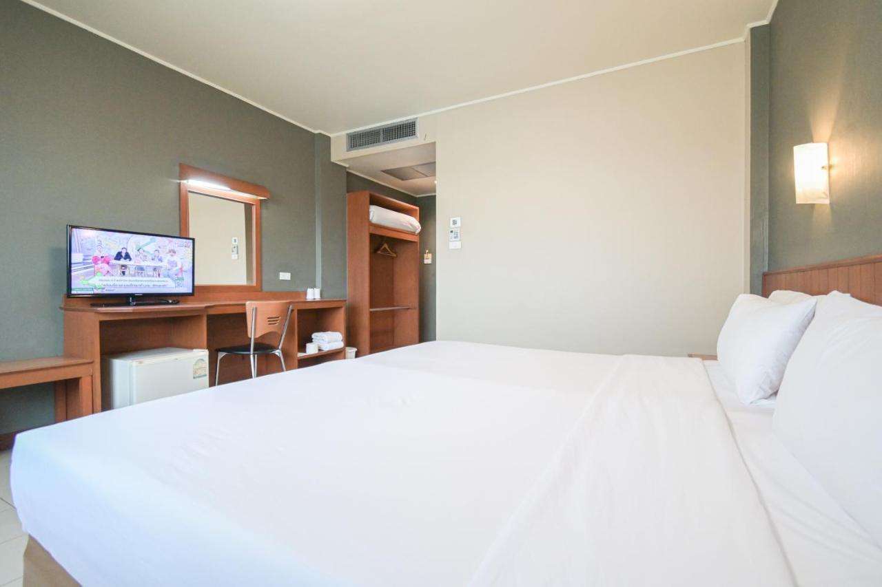 Hotel Rattana Park