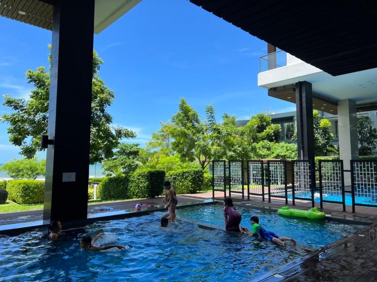 Hi Sea E272 At Escape Mae Pim Mae Phim