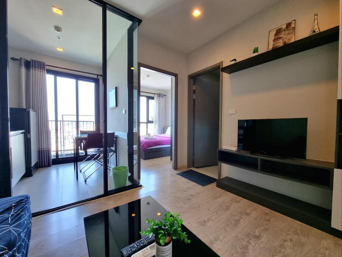 Apartment The Base Center Of Rooftop Swimming Pool *