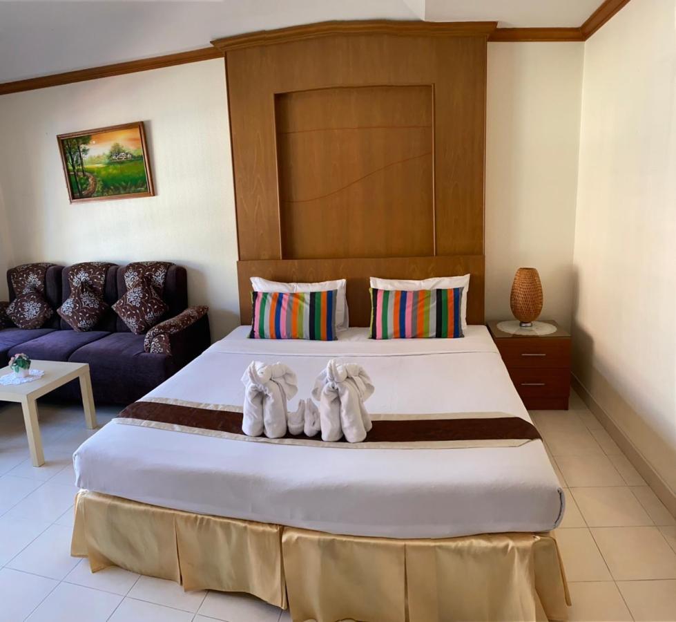 Seaview Sriracha 3*