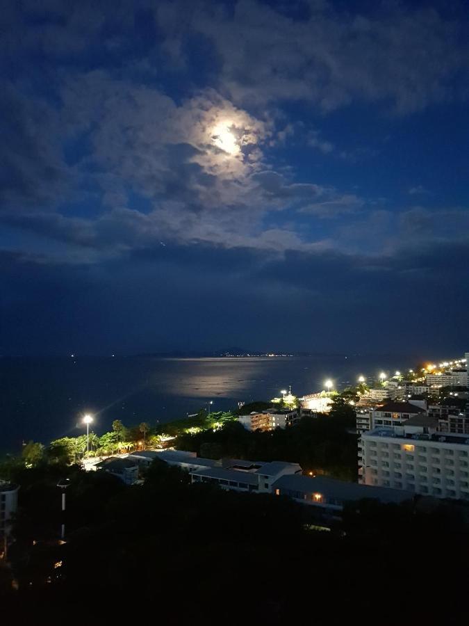 Sea View Beachfront Pattaya *