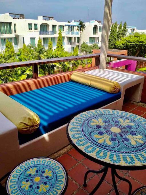 Apartment Las Tortugas, Cozy Condominium On Beach, Hua Hin