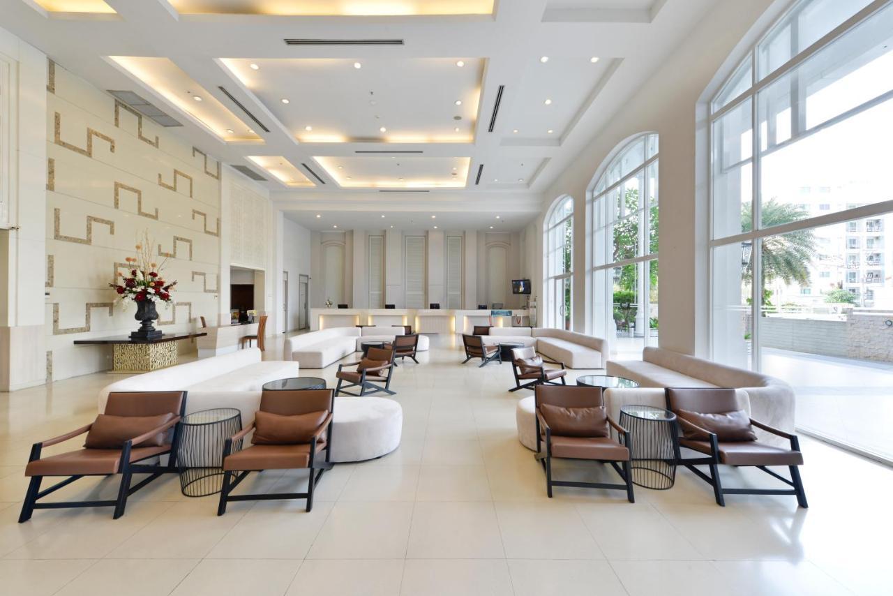 Hotel D Varee Beach, Pattaya 5*