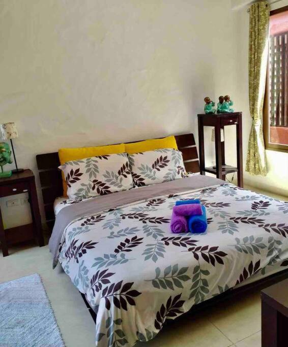 Las Tortugas, Cozy Condominium On Beach, Hua Hin
