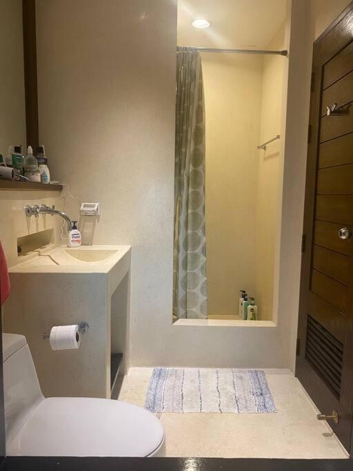 Las Tortugas, Cozy Condominium On Beach, Hua Hin Apartment *