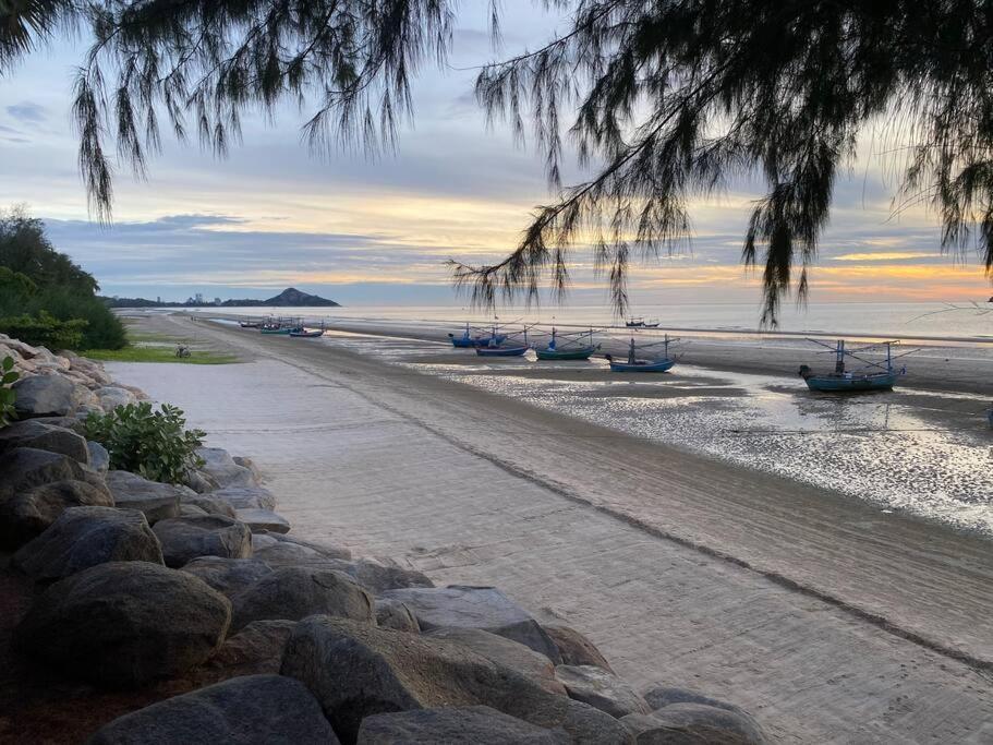 Apartment Las Tortugas, Cozy Condominium On Beach, Hua Hin *