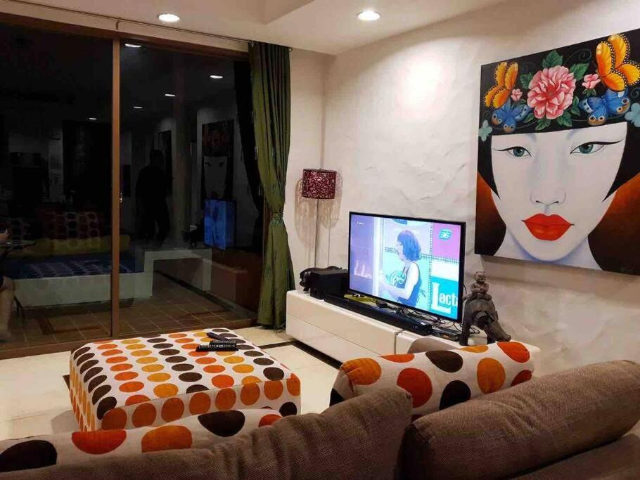 Las Tortugas, Cozy Condominium On Beach, Hua Hin Apartment *