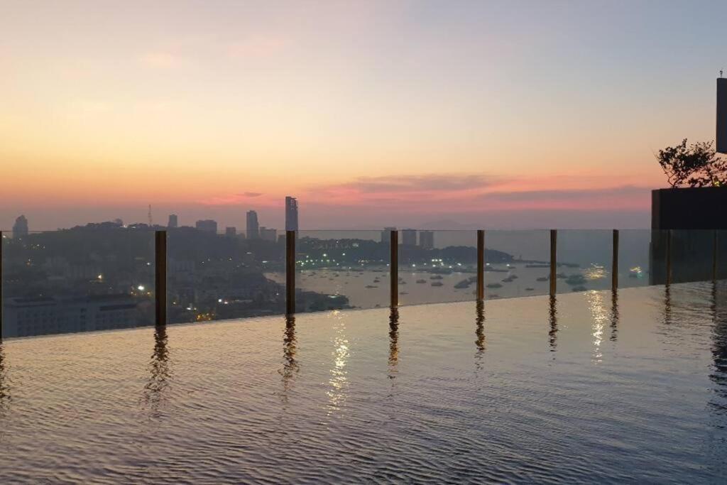The Base Huge 2bed King&queen With Infinity Pool & Free Netflix Apartment *