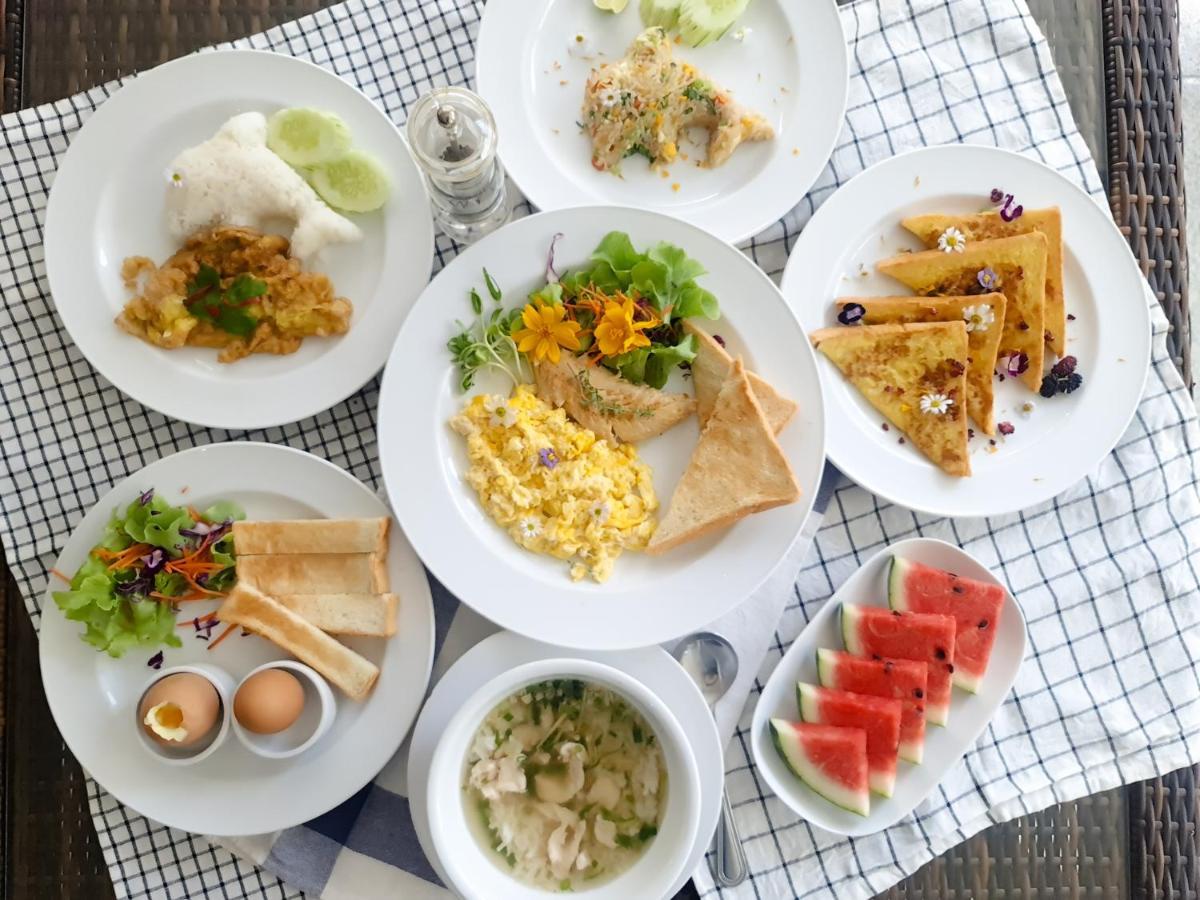 Kanchanaburi City Hotel 3*