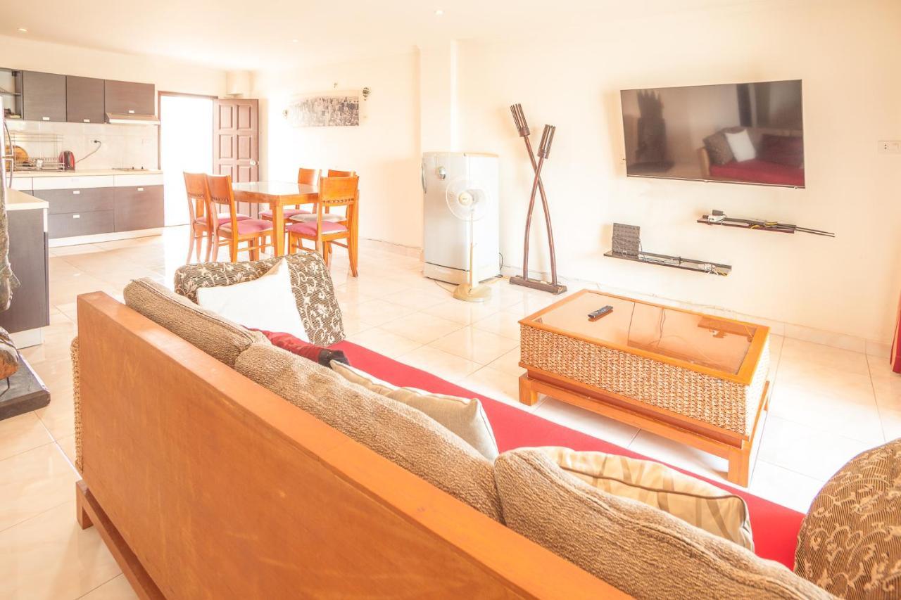 Big Appartment Soi 5 Apartment *