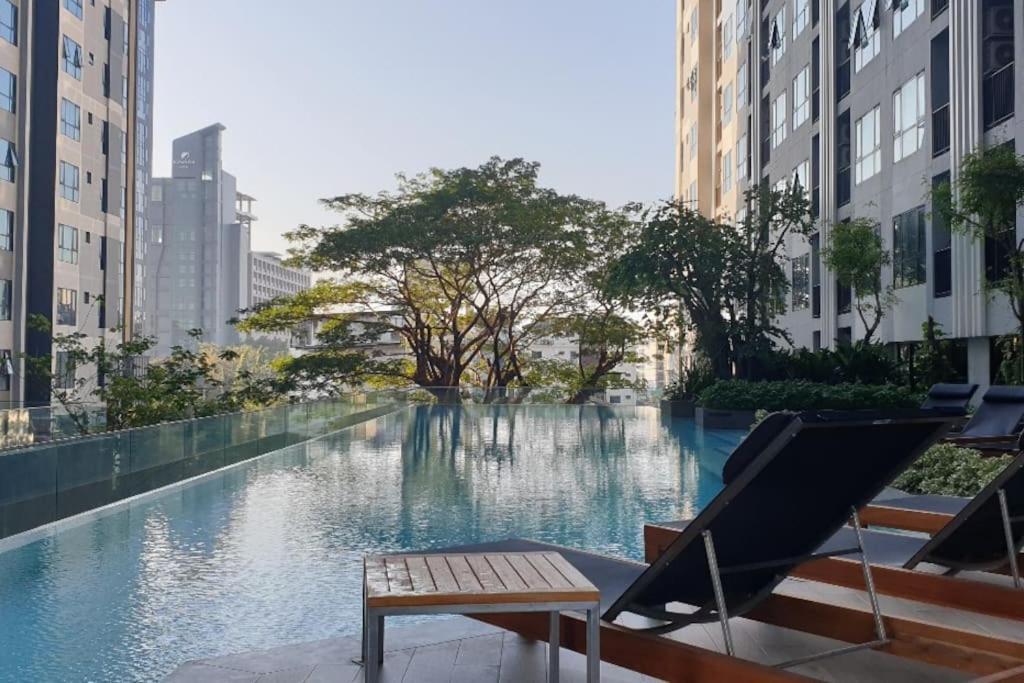 Base Huge 2bed King&queen With Infinity Pool & Free Netflix! Apartamento Pattaya