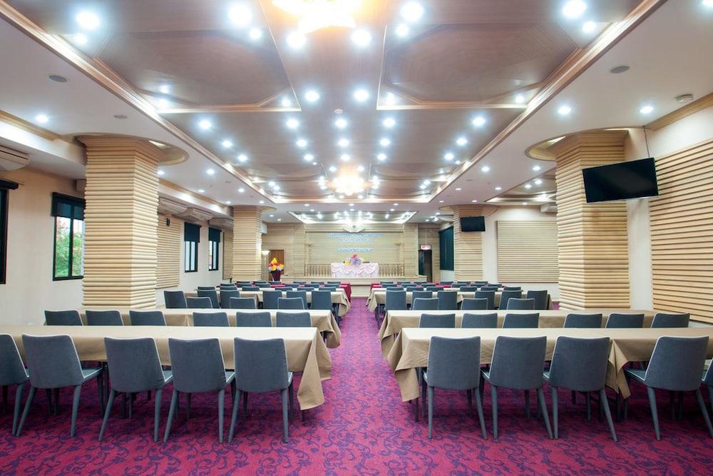 Hotel Pearl & 4*