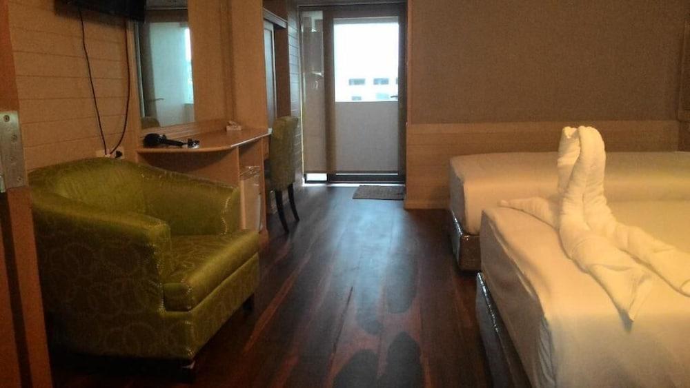 Hotel Pearl & Nonthaburi