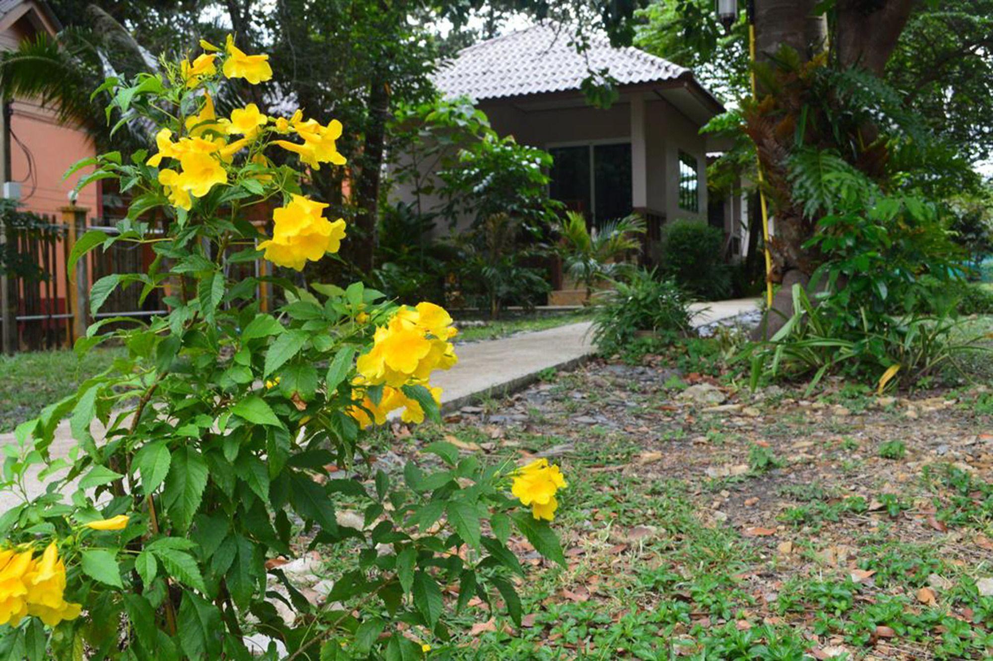 Baan Long Lodge Koh Lanta