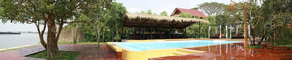 Ingnatee Holiday park 3*