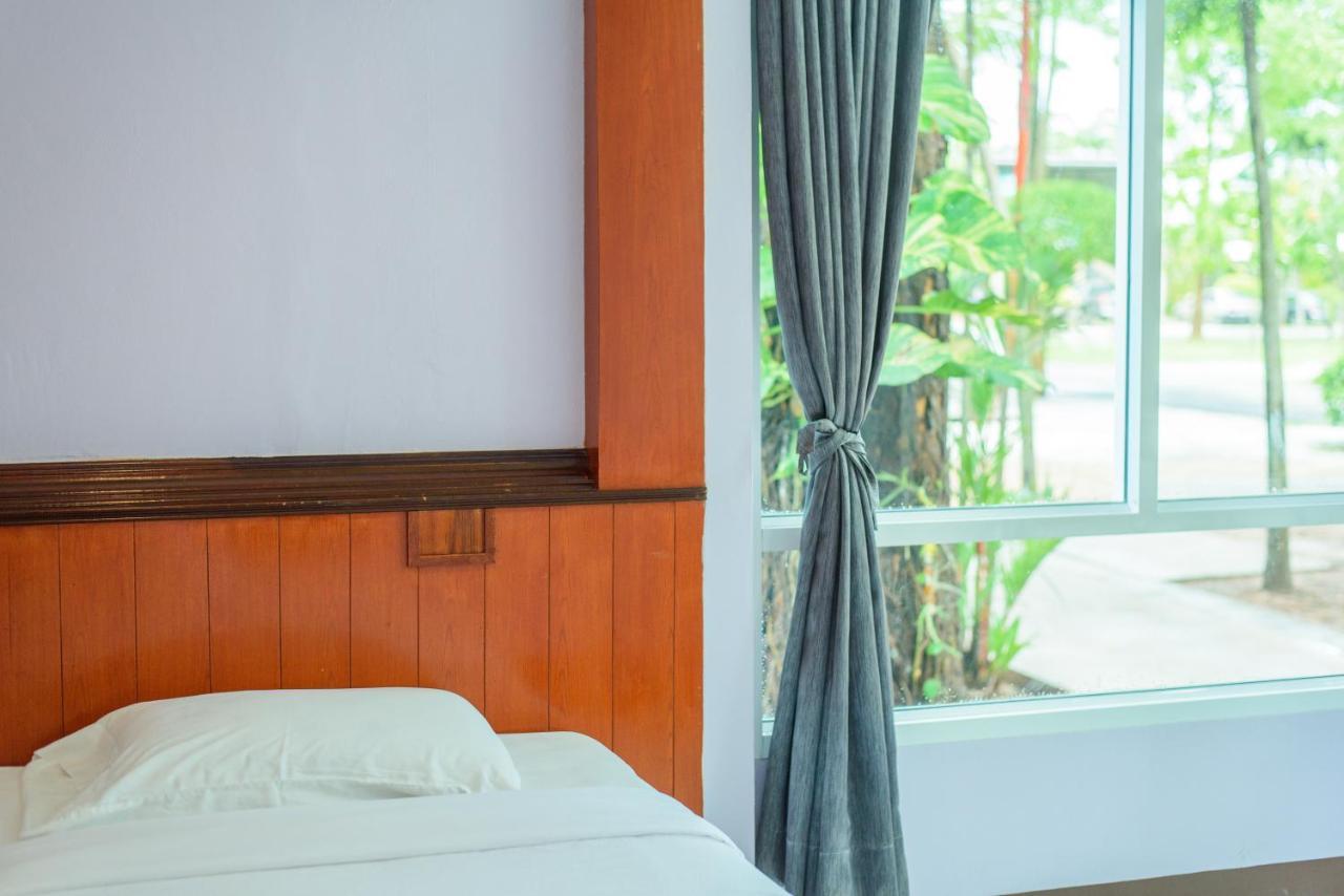 หาดตื้น คลื่นสวย - Hadtuen Kluensuay Praia de Chao Lao