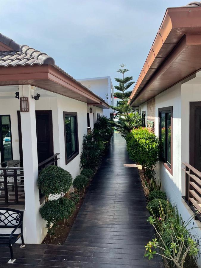 Resort Virawan Pool Ko Lan