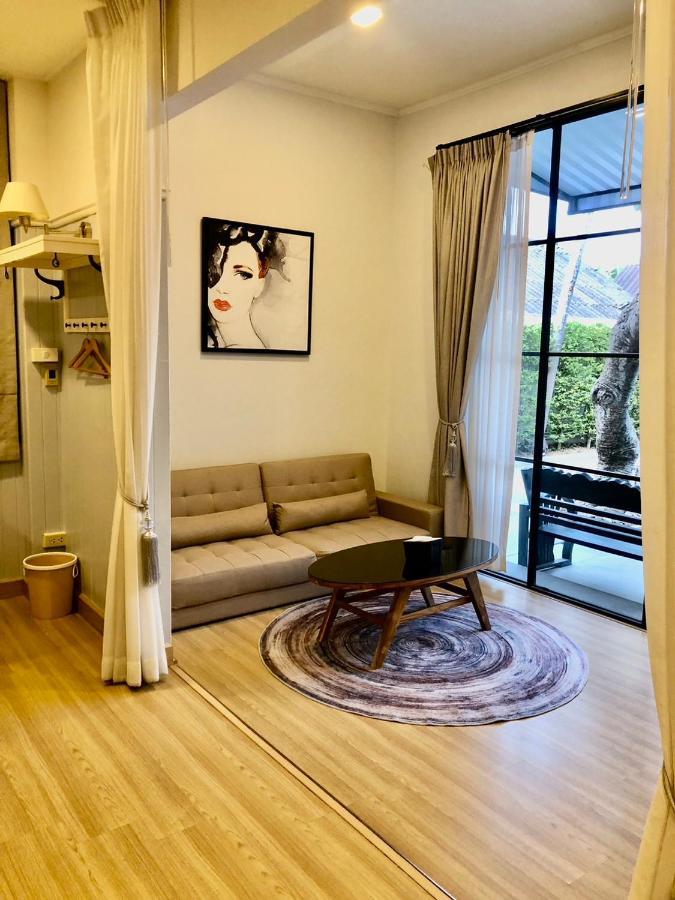 La Riva Boutique Kamphaeng Phet