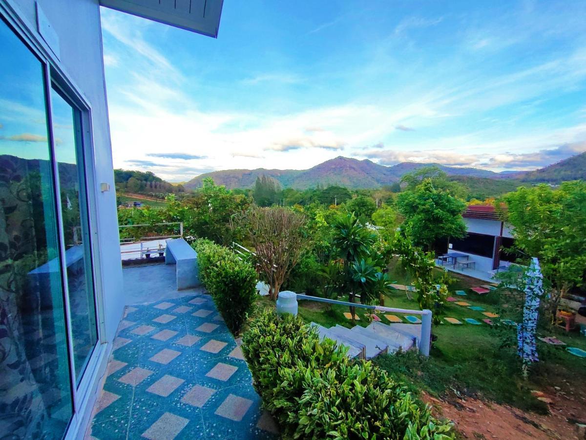 Baan Mai Hom * Suan Phueng