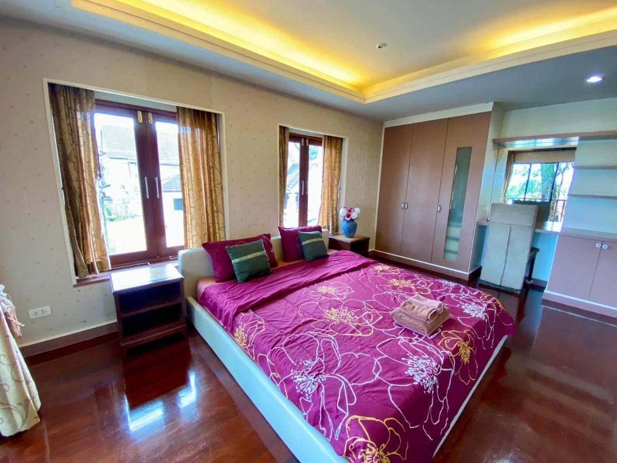 Villa The Pool