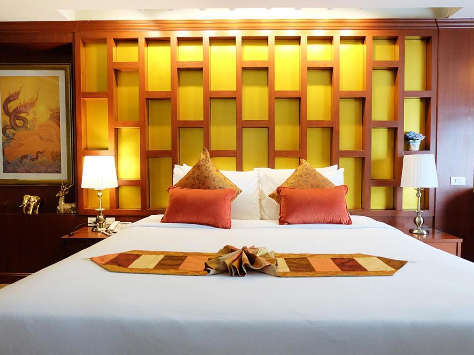 Grand Hill And Hotel Nakhon Sawan