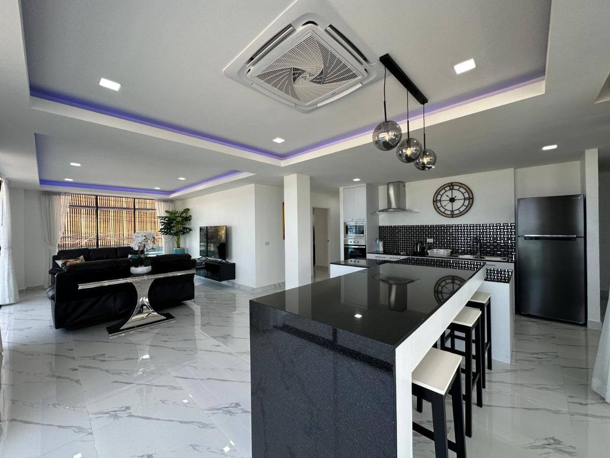 Apartment Stunning Beachfront View Luxurious 20 Jomtien Beach