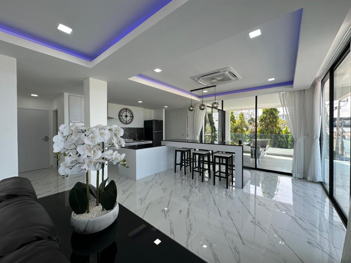 Apartment Stunning Beachfront View Luxurious 20 *