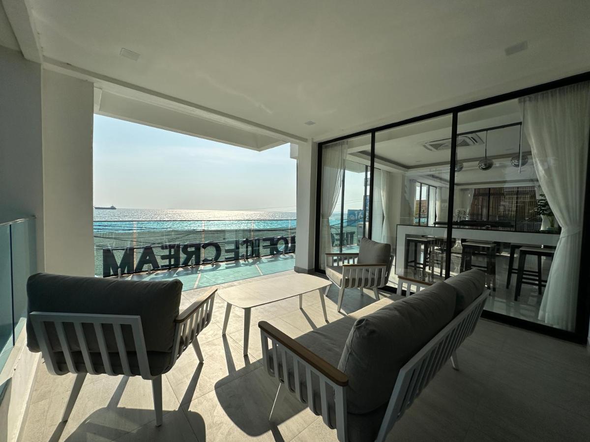 Apartment Stunning Beachfront View Luxurious 20 Jomtien Beach