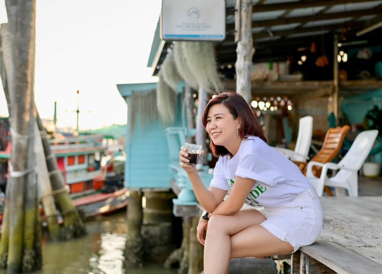 Rub Lom Chom Klong Chumphon