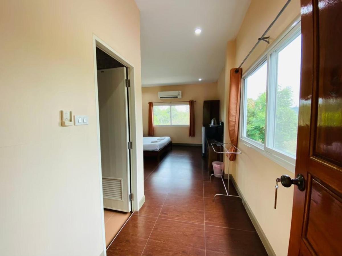 Hotel Baan Suan Khun Yaiy