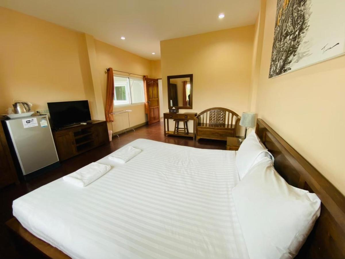 Baan Suan Khun Yaiy Hotel 2*