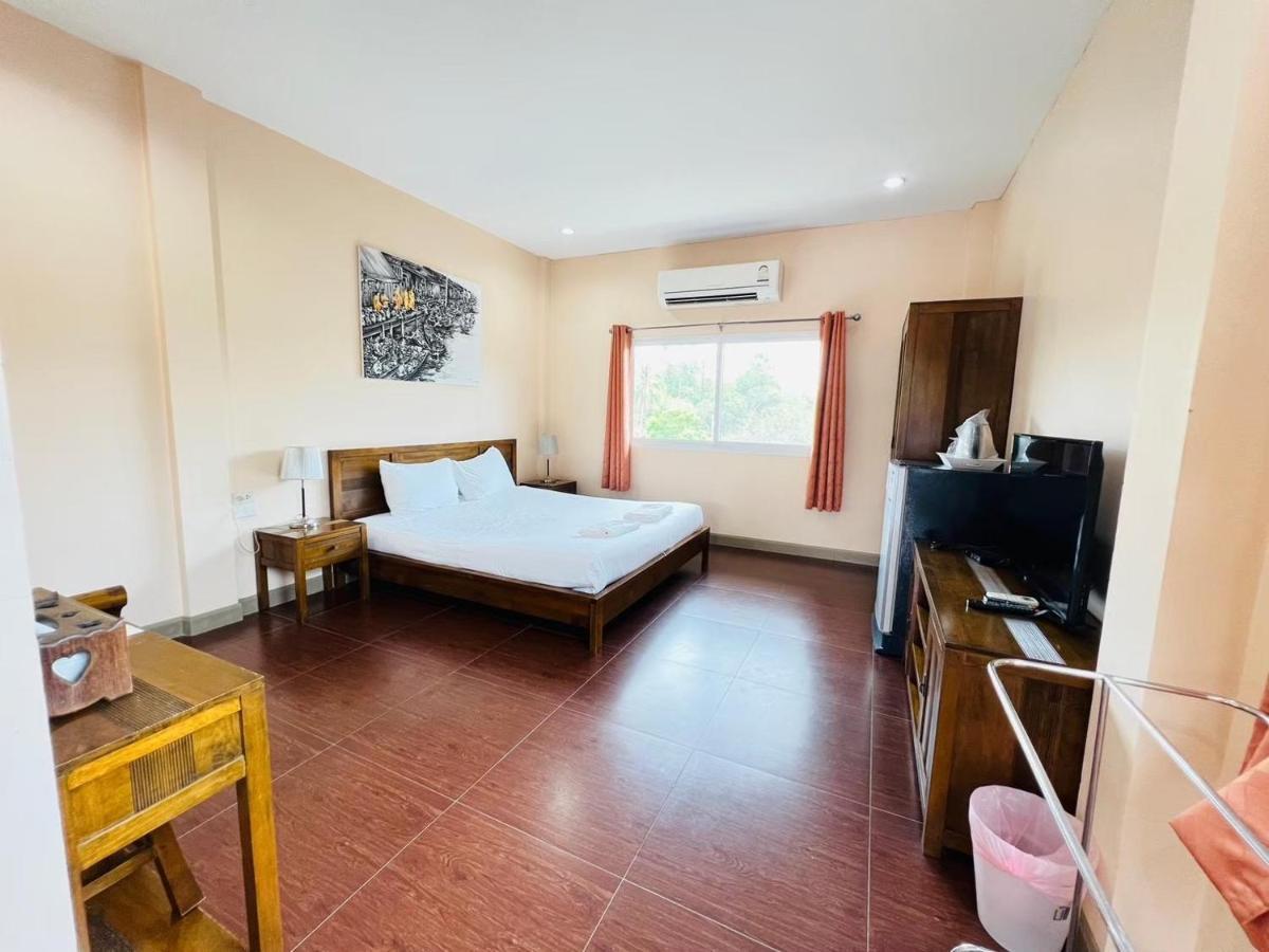 Baan Suan Khun Yaiy Hotel 2*