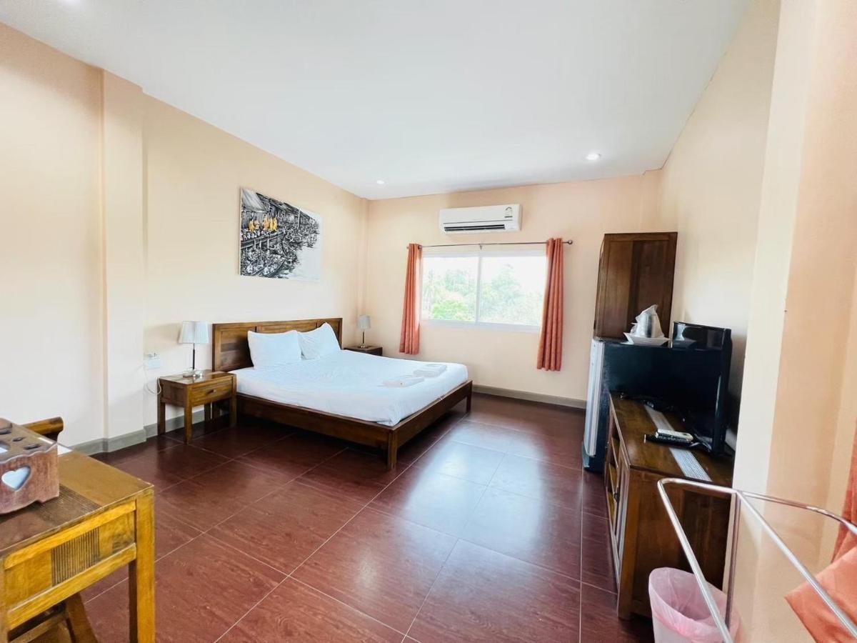 Hotel Baan Suan Khun Yaiy