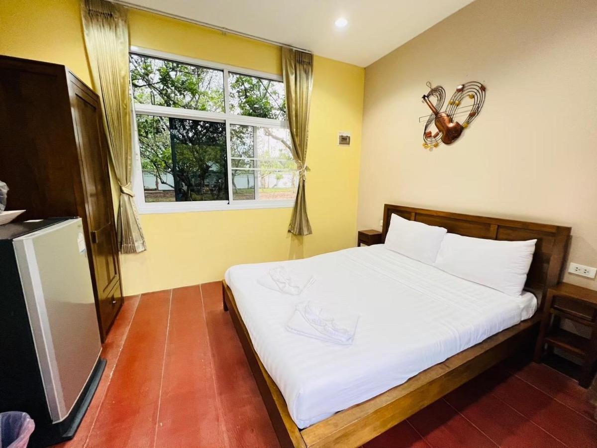 Baan Suan Khun Yaiy Hotel 2*